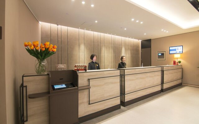 Motel (Shanghai Lujiazui Yushan Road Yuanshen Sports Center)