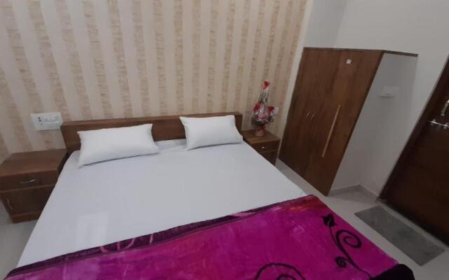Hotel Sunstays Oppsite Bus stand