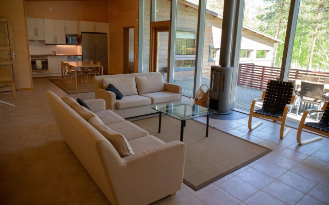 Kuoreksenniemi Villas & Lakehouse