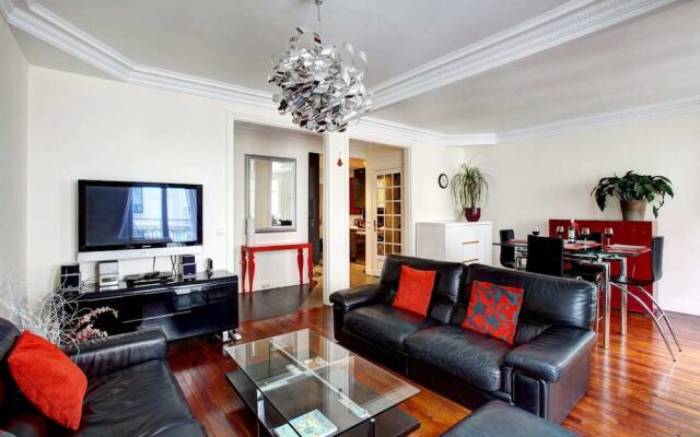 Spacious Family Apartment Near Bois de Boulogne