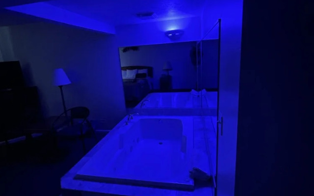 Vibe Inn - Whirlpool Suites