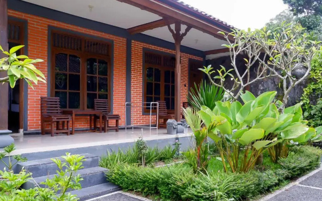 Segara Hotel and Restaurant