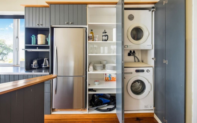 Pristine 2-bed waterfront, Karaka Bays