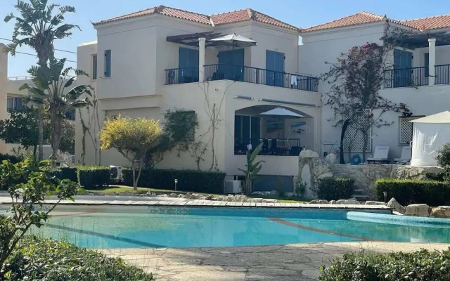Cassiopeia 2-Beds Lower on Beach w Pool