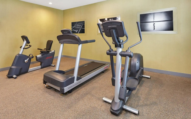 Holiday Inn Express & Suites Chicago-Libertyville by IHG