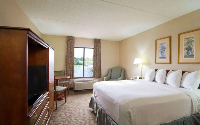 Comfort Inn & Suites Buffalo Airport