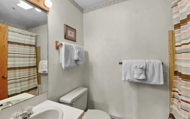 Cimarron 402 2 Bedroom Condo by RedAwning