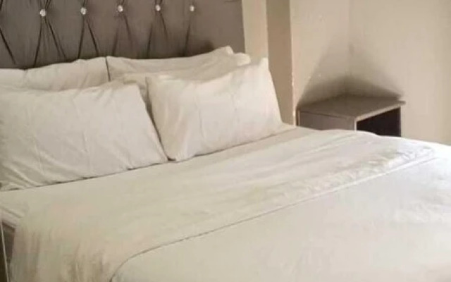 5Minutes Walk To Sandton Square Gautrain