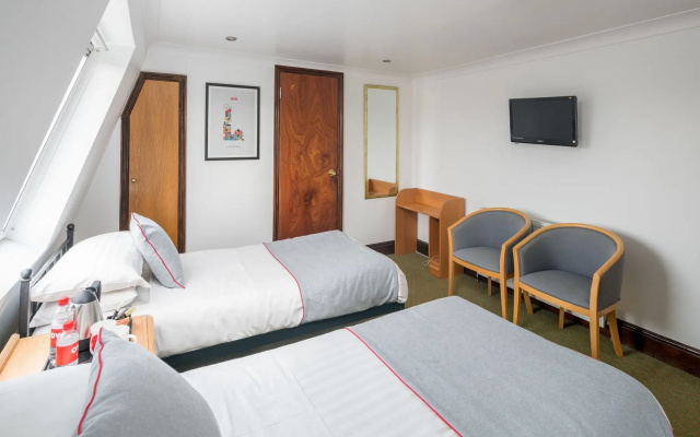 OYO Abbey Hotel, London Shepherd's Bush Market