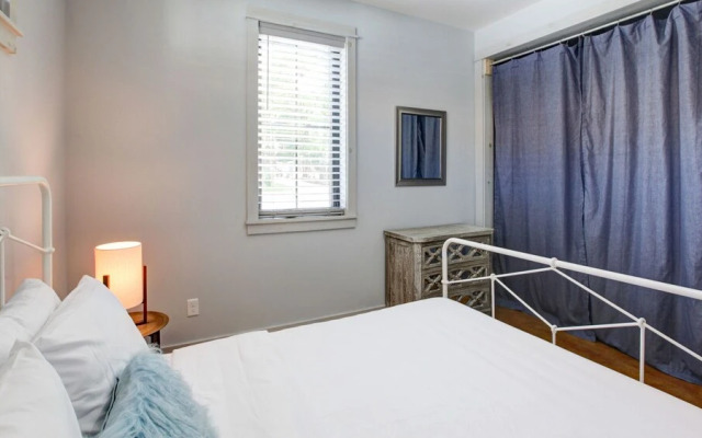 3 bedroom, East 18th Street