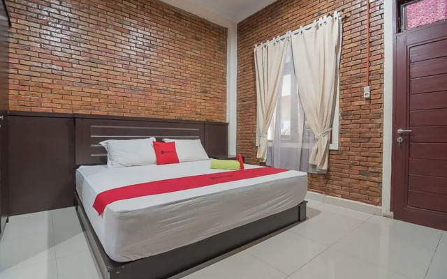 Bengawan Residence 66 by RedDoorz