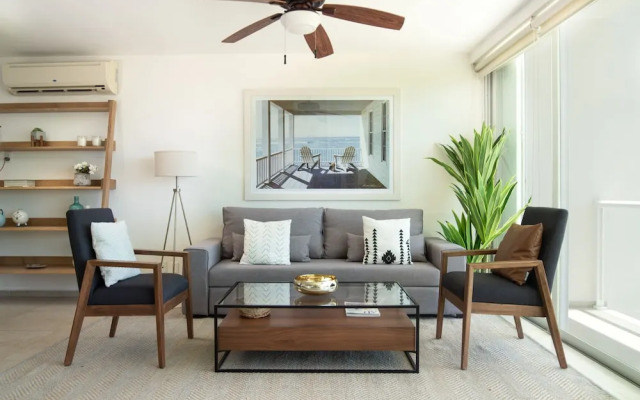 ARENA Stunning 2 BDR Beachfront- Designer Vibes