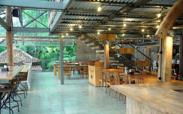 Desa Alamanis Resort Vila