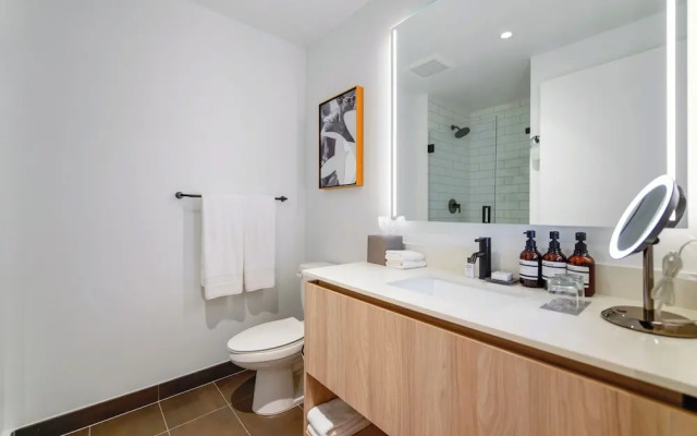 Luxury Studio Near from Bayfront Park