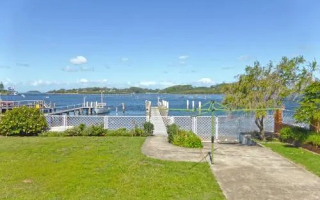 HAIS18G - Riverside Delight