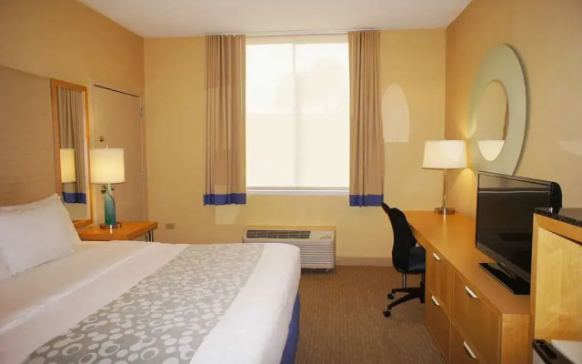 La Quinta Inn And Suites Naples Downtown