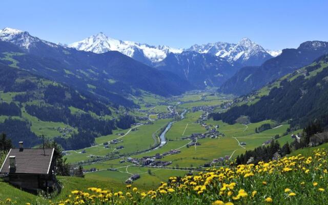 Sporer-Alm Alpine Residence