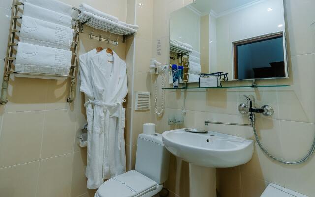 Шаляпинъ (Кисловодск)