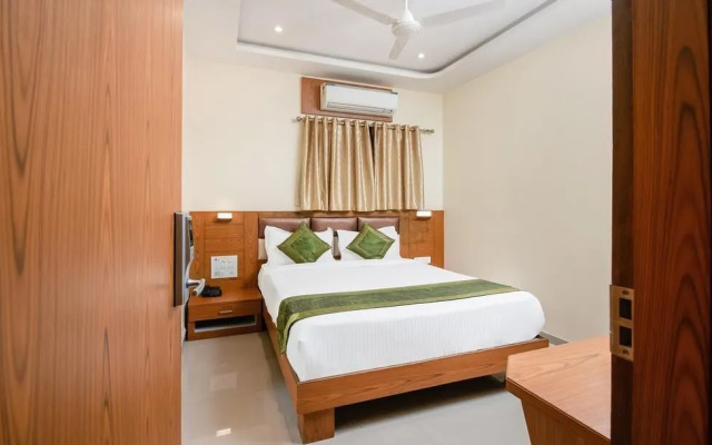 Hotel Volga Plaza (Near Colaba Causeway)