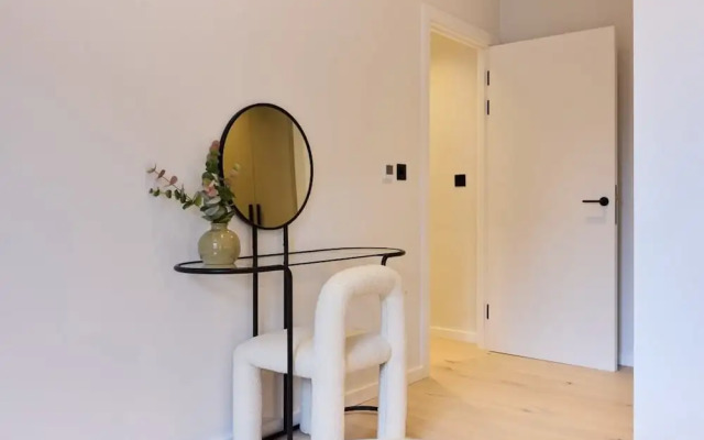 The Brondesbury Place - Bright 2bdr Flat With Balcony + Parking