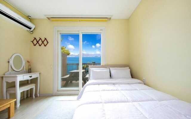 Sea And Lighthouse Pension