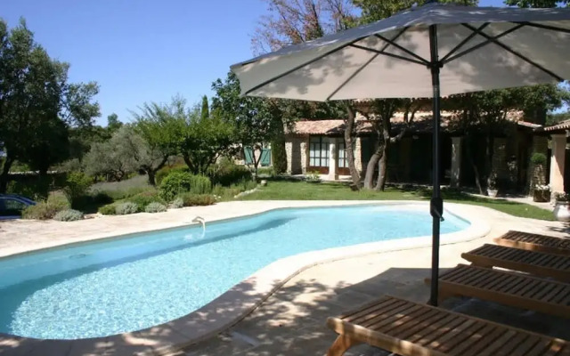 Provencal Villa in the Heart of the Luberon Scrubland