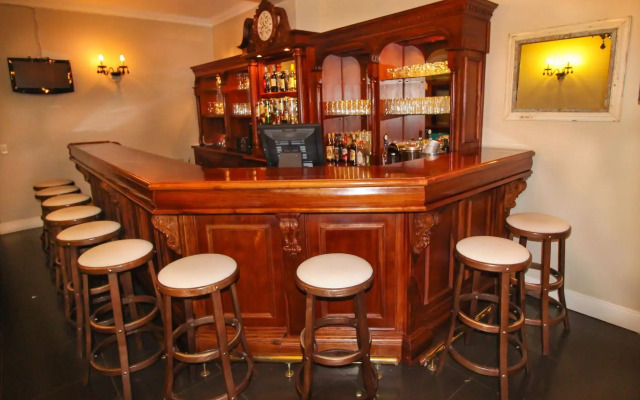 The Victorian 1906 Hotel