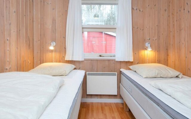 10 Person Holiday Home in Glesborg-by Traum