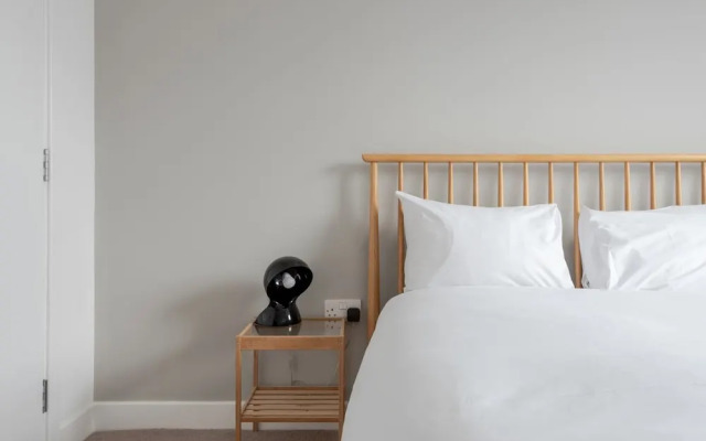 Guestready - Modern 2BR Flat With Large Balcony at East End