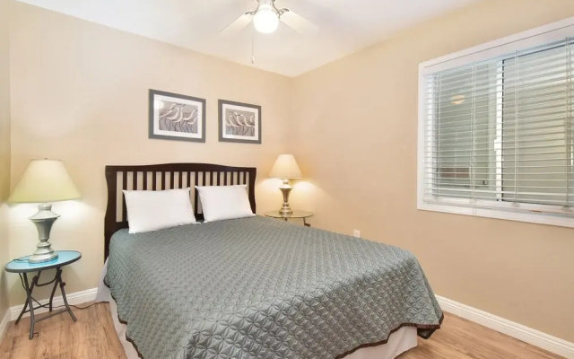 AMAZING Beach Escape-3 BD/2 BA-Bikes-BBQ-Umbrellas