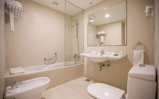 ALQasr Metropole Hotel