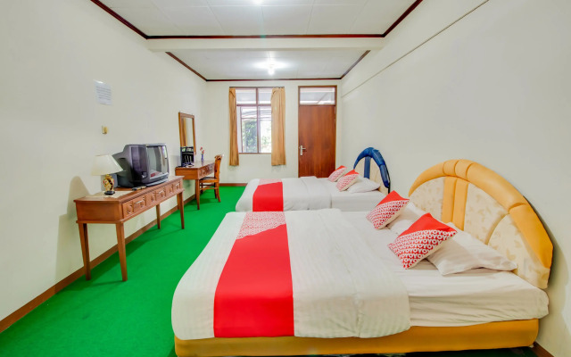 Penginapan Christina by OYO Rooms
