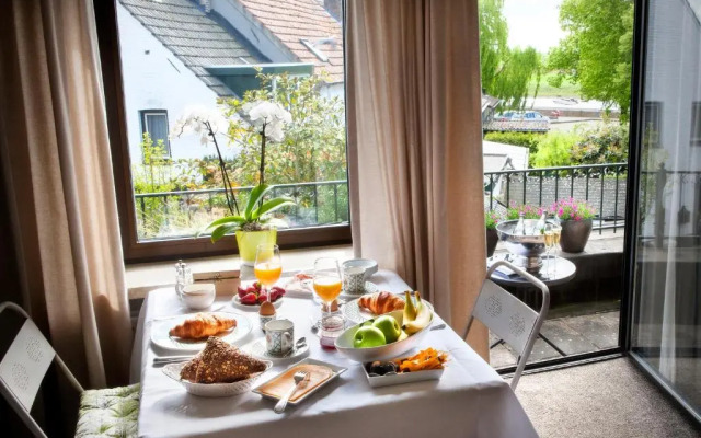 Aubergine Logeren & Dineren