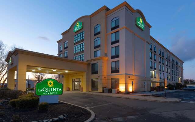 La Quinta Inn & Suites by Wyndham Garden City