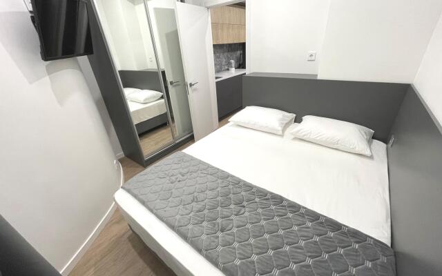 Leont ApartHotel (Леонт АпартОтель)