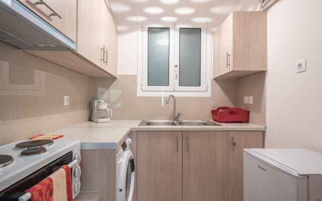 Cozy Acropolis Studio by CloudKeys
