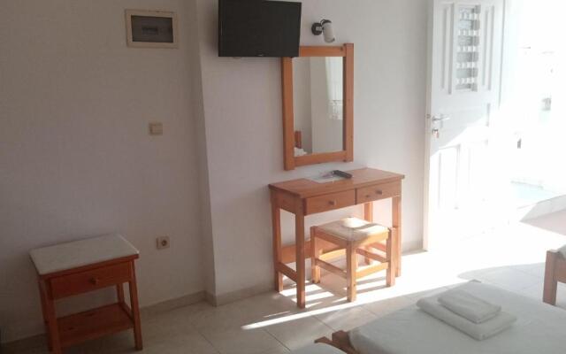 Nikolas Naousa Guesthouse I