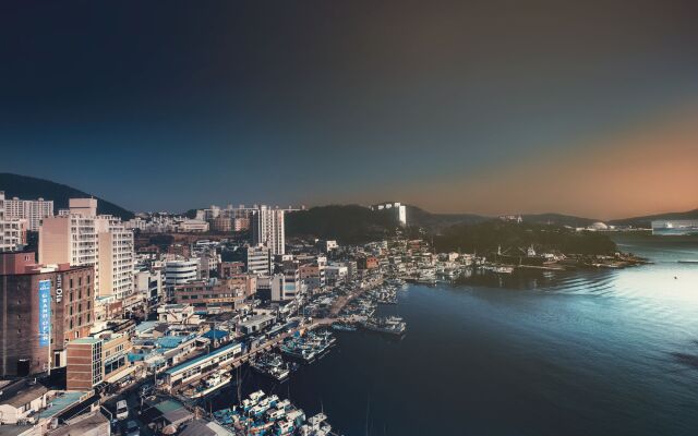Oia Hotel