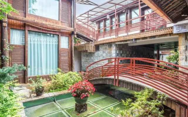 Lijiang Wu Courtyard Gardens Resort