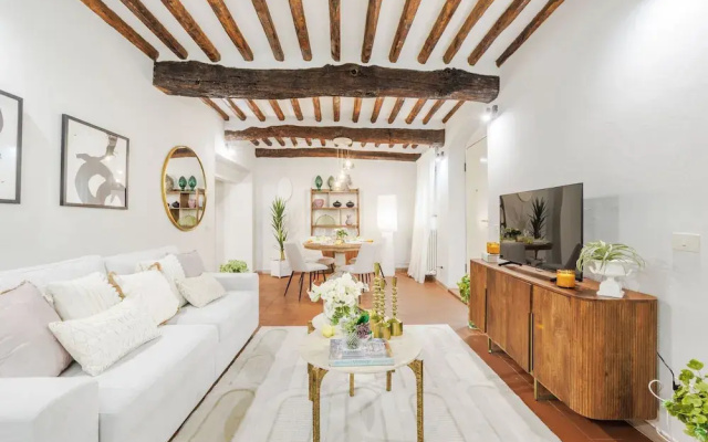 The Hidden Alley Apartment