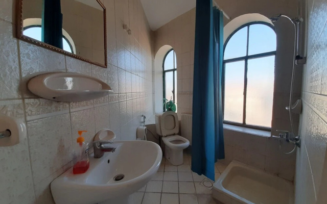Moab Land Hotel