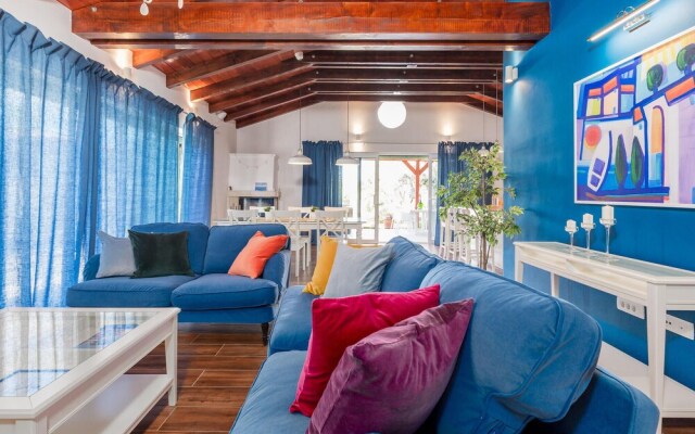 Amazing Home in Nerezine With Wifi and 3 Bedrooms