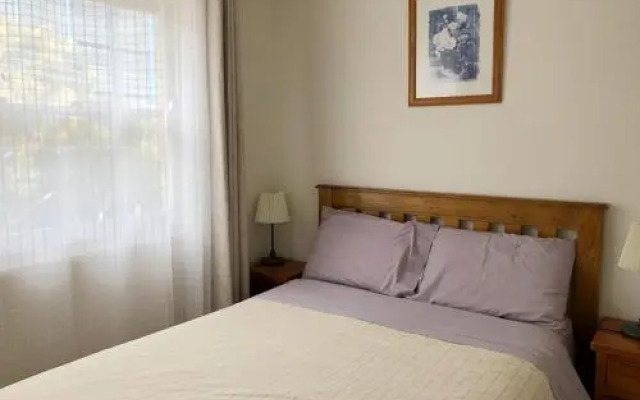 Convenient, Bright and Affordable 2 Bedroom Unit