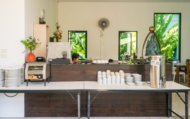 The Palm at Veloche by Lofty