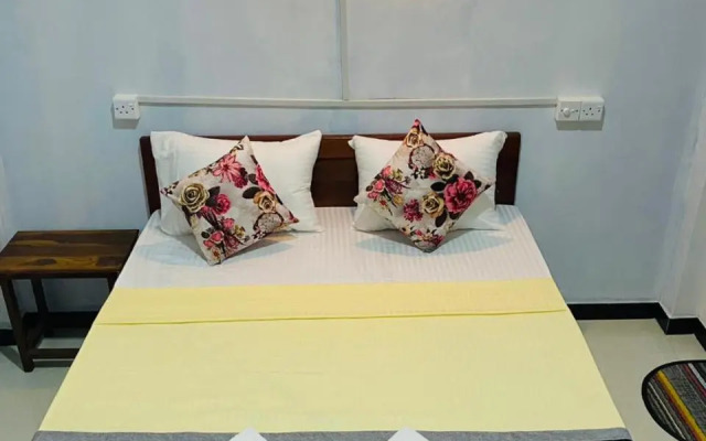 Riverside Camping Udawalawa