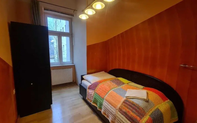 Simple Room Long Stay Central Location