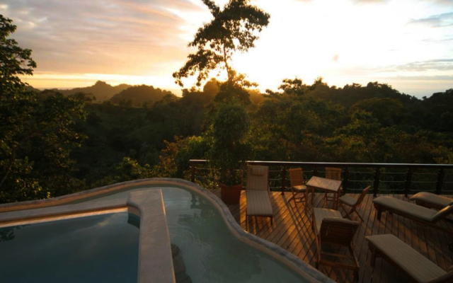 Gaia Hotel And Reserve 