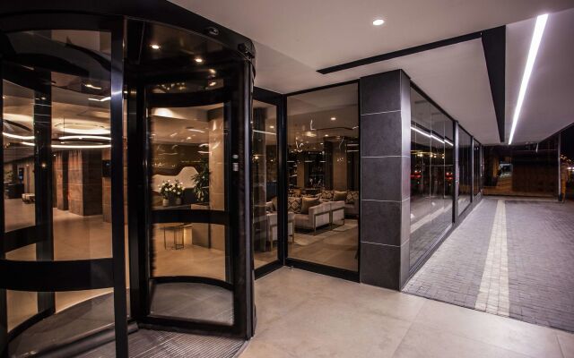 Avani Windhoek Hotel & Casino