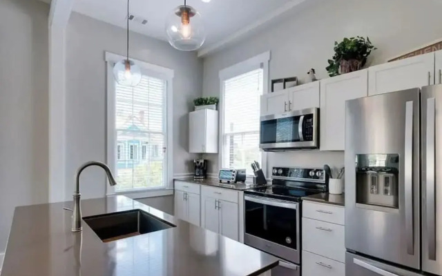 Beautifully Renovated 5 bedroom 5 bath