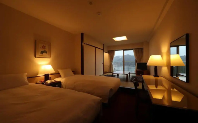 Resorpia Kumihama